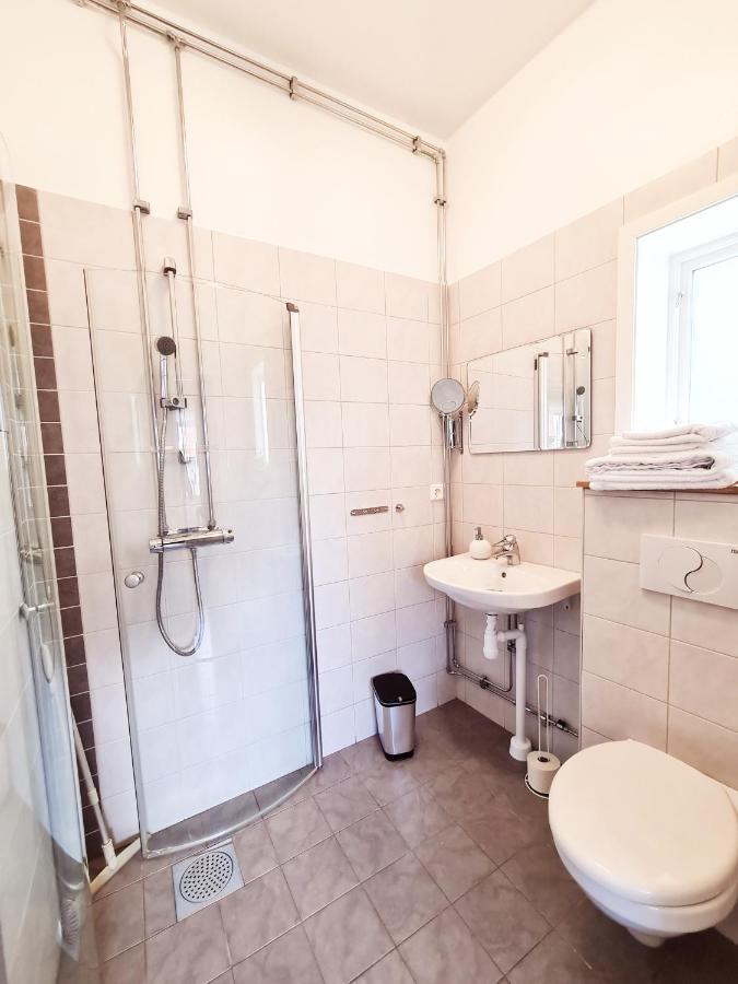 Roeda Magasinet Hotel Mariefred Kültér fotó
