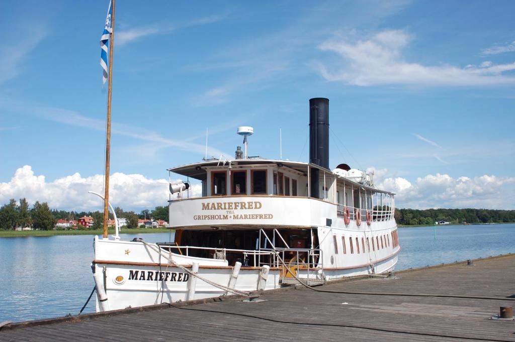 Roeda Magasinet Hotel Mariefred Kültér fotó